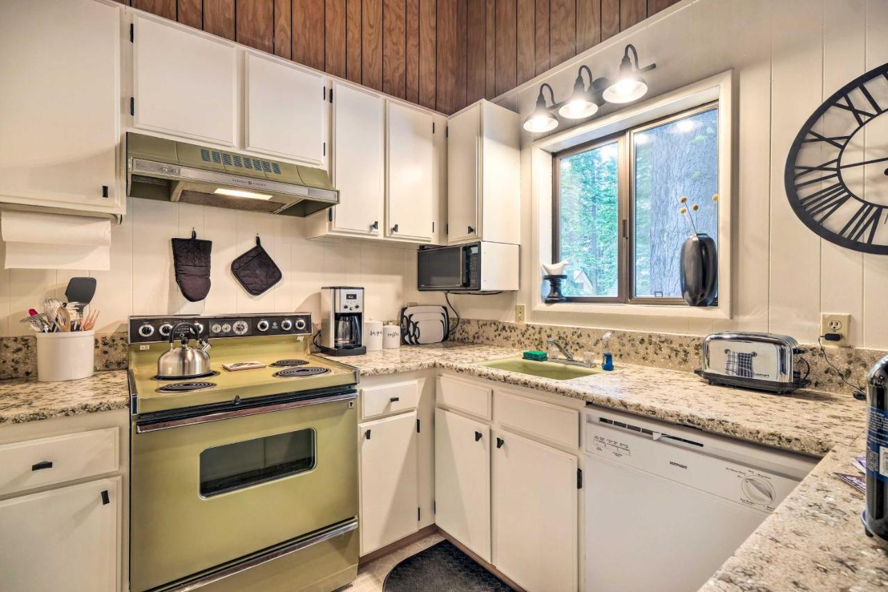 Pinecrest Retreat With Fireplace! Екстериор снимка
